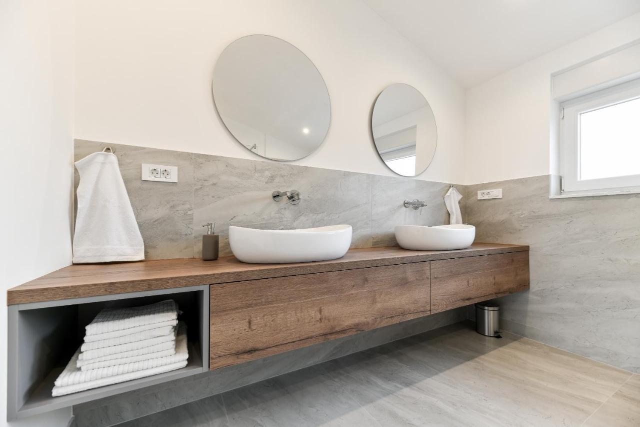 Wonderful Holiday House Bruno With Heated Pool Zadar Zewnętrze zdjęcie