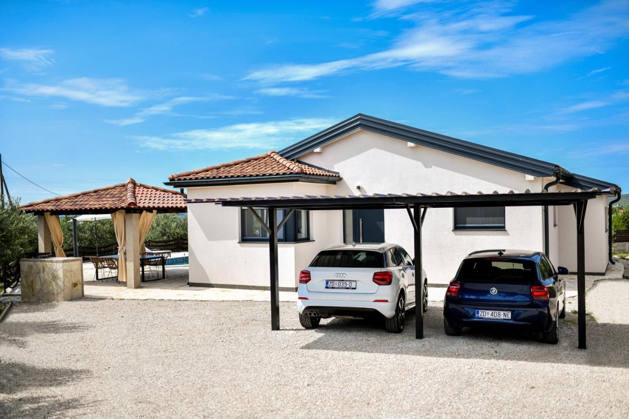 Wonderful Holiday House Bruno With Heated Pool Zadar Zewnętrze zdjęcie