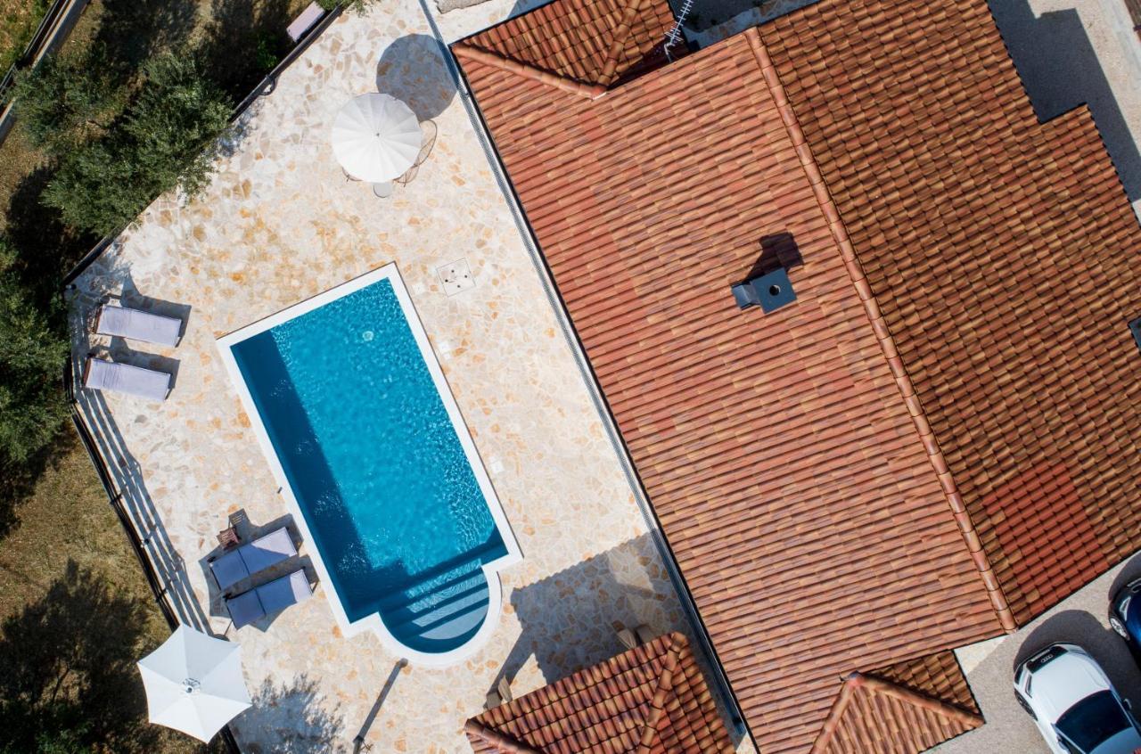 Wonderful Holiday House Bruno With Heated Pool Zadar Zewnętrze zdjęcie